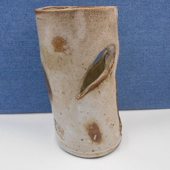 LUMIMARY ANGEL CANDLE HOLDER CERAMIC STUDIO POTTERY CYLINDRICAL OFF-WHITE HANDMA - Picture 2 of 11